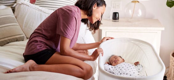 So schläft dein Baby auch im Sommer