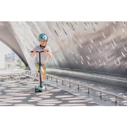 Scoot and Ride Highwaykick 5 LED - forest - 1 Stk