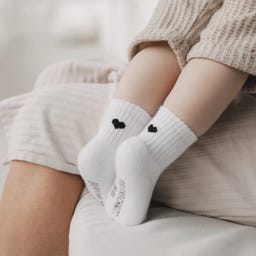 Eulenschnitt Babysocken Herz schwarz - 1 Paar