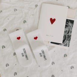 Eulenschnitt Babysocken Herz rot - 1 Paar