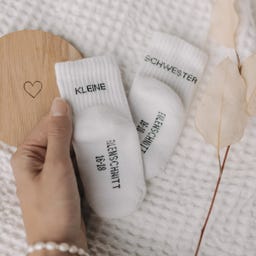 Eulenschnitt Babysocken Kleine Schwester - 1 Paar